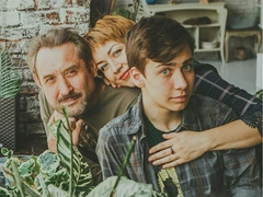 Пока Усольцевых второй месяц ищут в тайге, их сын приехал в Москву — и вот зачем