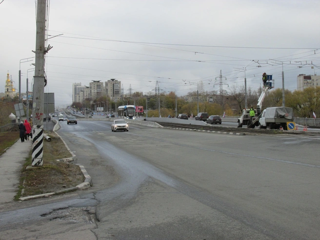 В Ульяновске перекрыли движение под «минаевским» мостом | Источник: Дмитрий Сильнов / 173. RU