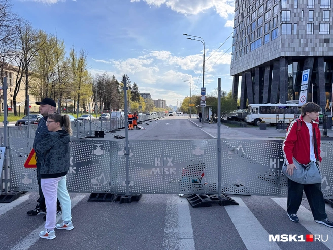 Движение на Мосфильмовской частично перекрыли | Источник: Дмитрий Толстошеев / MSK1.RU