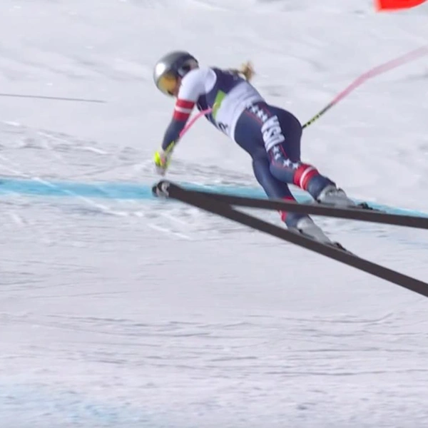 Падение Линдси Вонн на Олимпиаде-2026 | Источник: скриншот из трансляции