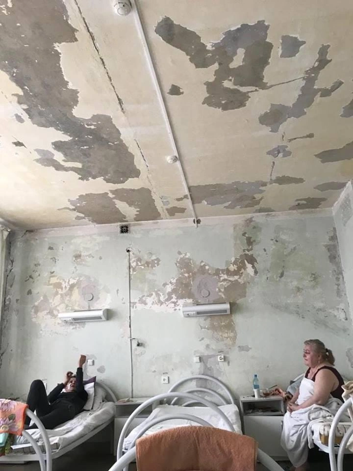 Потолок с трещинами | Источник: Олег Ровда Facebook.com
