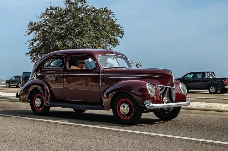  Ford V8 Tudor Deluxe | Источник: Brian Welker / Legion Media