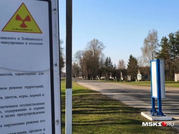 Если не знаки радиации, то Бабчин можно было бы принять за обычную белорусскую деревню | Источник: Михаил Мечев / MSK1.RU