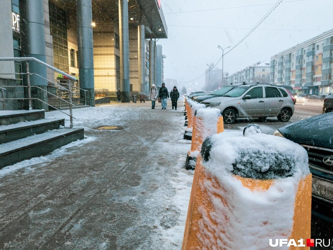Сначала всё в снегу, а к вечеру — в грязи