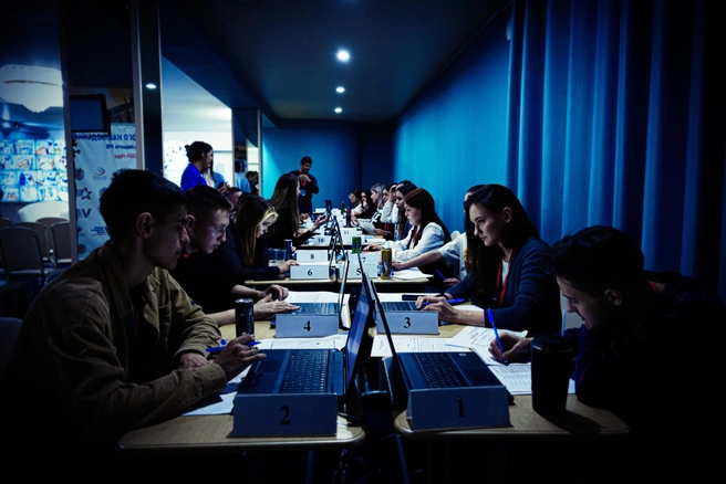 Под угрозой даже самые опытные и востребованные. Кого могут уволить или сократить уже в 2026 году