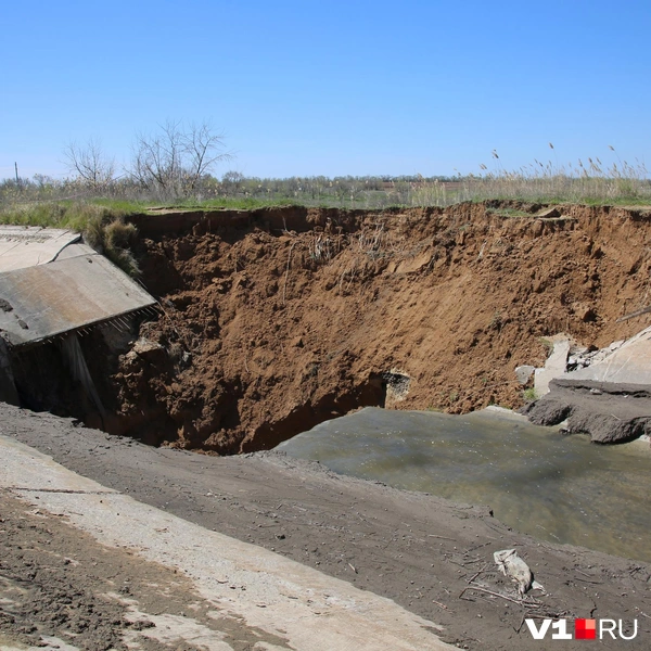 Подобное ЧП уже случалось 12 лет назад | Источник: Константин Завриков / V1.RU