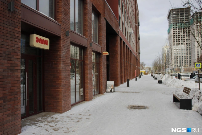 Создатели «ЭМИ» не побоялись открыть заведение в только что построенном ЖК | Источник: Стас Соколов/NGS.RU