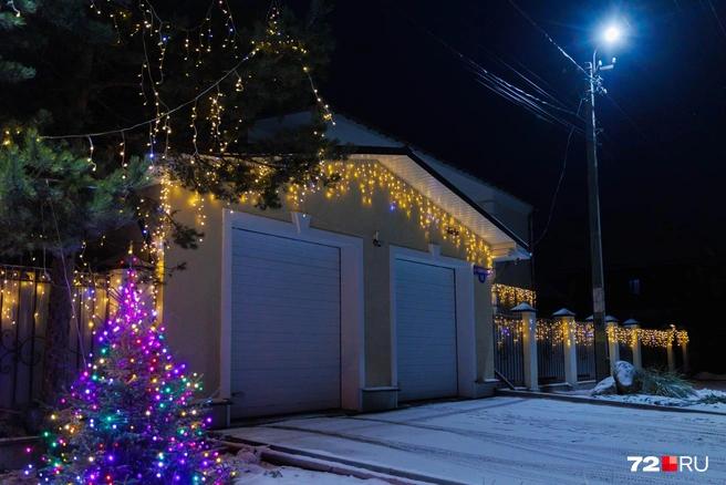 Раз, два, три — елочка, гори! | Источник:  Ирина Шарова / 72.RU