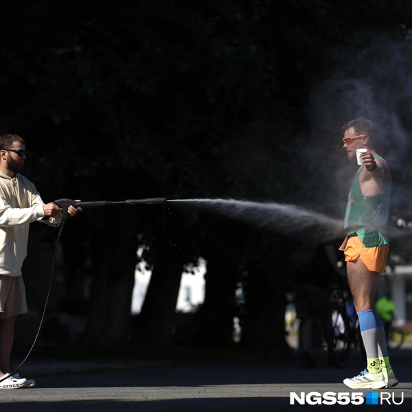 Нужно срочно освежиться  | Источник: Евгений Софийчук / NGS55.RU 