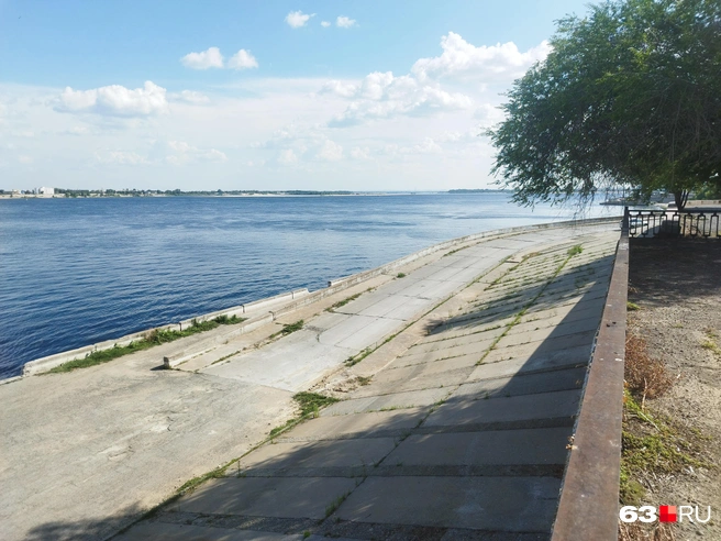 В Самаре Волга&nbsp;— точка притяжения. В Волгограде её словно бы никто не замечает, ну есть она и есть | Источник: Александра Исмайлова / 63.RU 