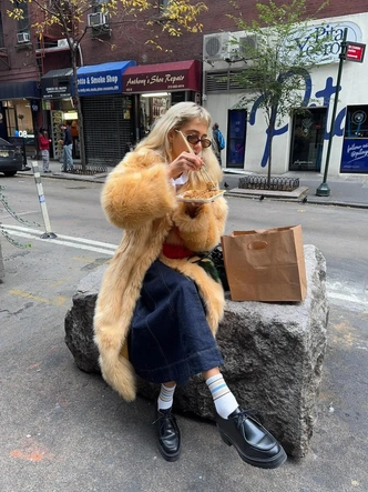 Теплые, уютные, твои: 17 лучших шуб этой зимы