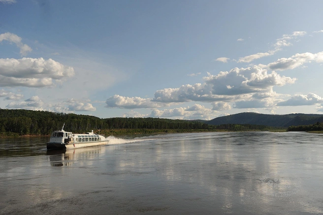 Теплоход «Заря» | Источник: Евгений Епанчинцев