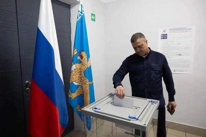 Ведерников проголосовал в первый день выборов | Источник: pskov.ru