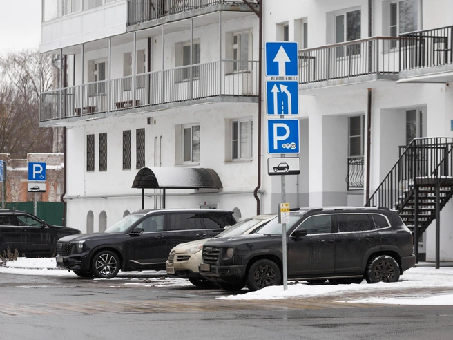 Некоторые автолюбители выбирают оплату, чтобы избежать пешей ходьбы. | Источник: Артем Бауман / 76.RU