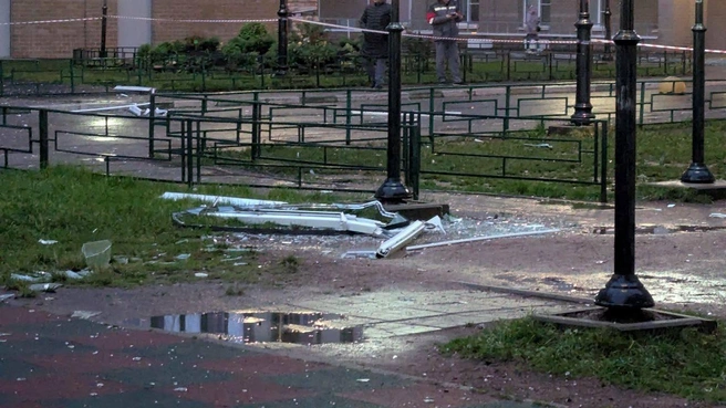 Территорию ЖК, пострадавшего от прилета БПЛА, оцепили | Источник: REGIONS.RU / Новости Подмосковья / T.me