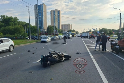 Мотоциклист погиб при столкновении с каршерингом в Петербурге
