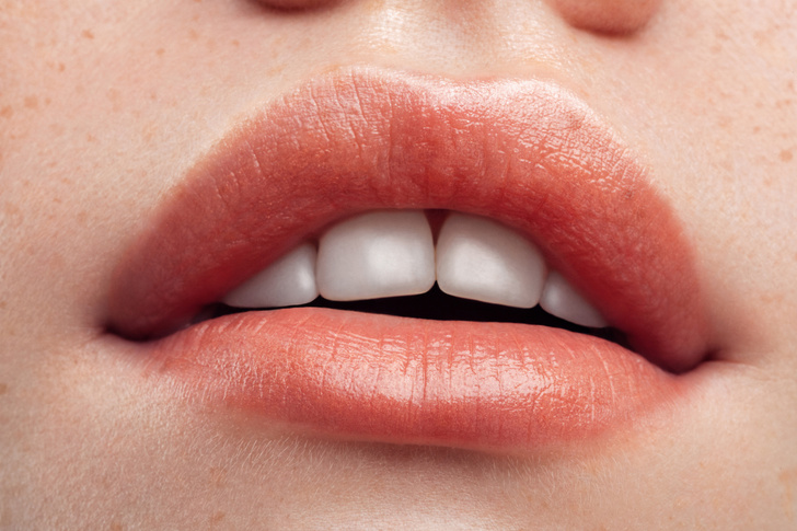 Без филлеров и операций: как визуально увеличить губы