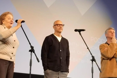 Бондарчук показал детям Ханты-Мансийска сказку о Буратино