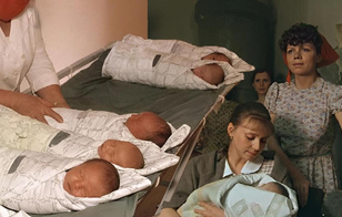 Почему в СССР дети в роддоме всегда лежали отдельно от мам