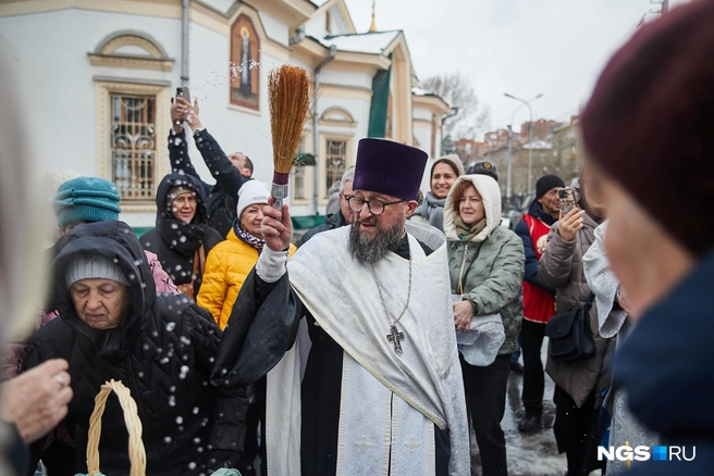Праздник продолжится в храмах вечером и ночью | Источник: Александр Ощепков / NGS.RU