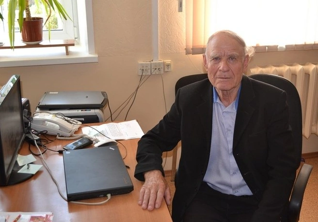 86-летний рязанский пенсионер освоил компьютер и интернет | ya62.ru