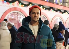 Счастливый Бикович, смущенная дочь Киркорова, ждущая Новый год Михалкова, застрявшая на декорации Михеева: открытие ГУМ-катка