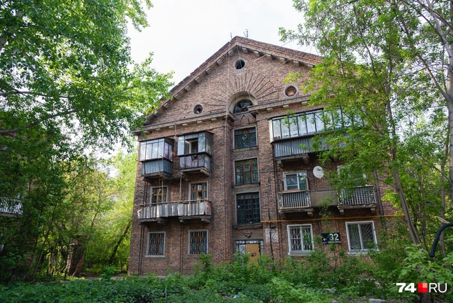Дома возводили в Металлургическом районе в 1944–1947 годах. В работах участвовали пленные немцы, а также другие трудармейцы — финны, итальянцы | Источник: Екатерина Тычинина