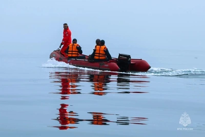 Сотрудники МЧС Сахалина отработали навыки на суше и на море