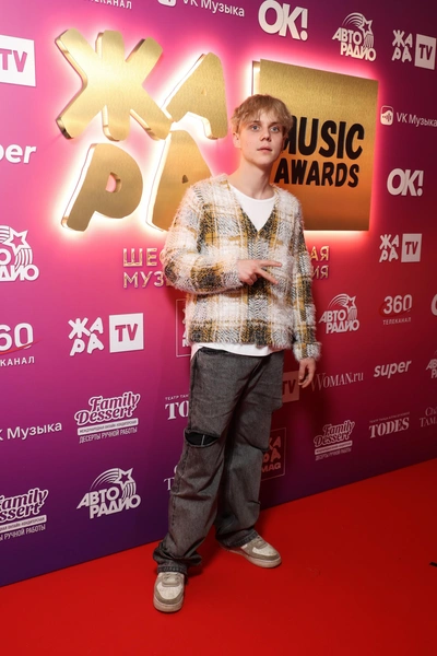 Ваня Дмитриенко | www.starhit.ru