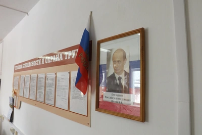 «Один ребенок — это наш класс»: в волгоградском селе выпустилась одна школьница