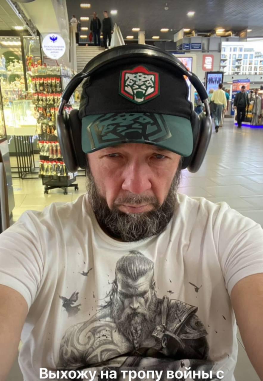 «Пару раз чуть не зарезал». Модель из Екатеринбурга обвинила бизнесмена в преследованиях