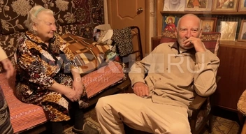 Валентина Павловна долго не могла успокоиться от слез | Источник: Дмитрий Толстошеев / MSK1.RU