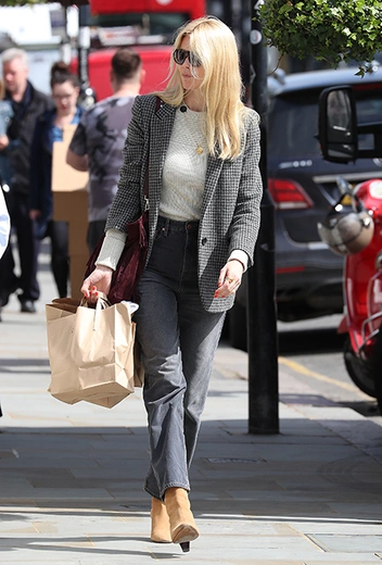 Клаудия Шиффер в Лондоне, 17 апреля | marieclaire.ru