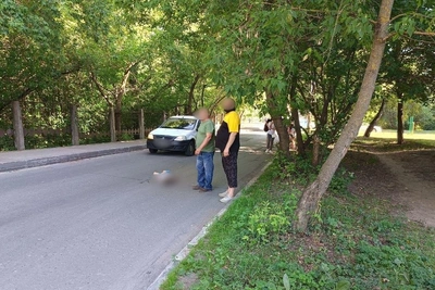 В Сормове автомобиль сбил 7-летнего ребёнка на самокате