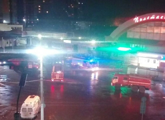 В Рязани на улице Гагарина горела металлическая палатка — МЧС | ya62.ru