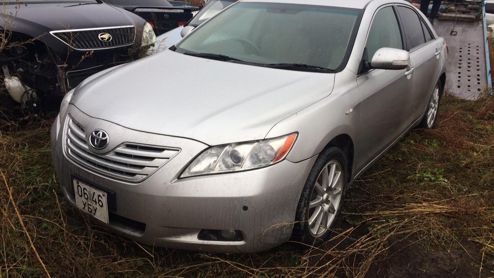 Поймали на таможне: в Новосибирске на торги выставили Toyota Camry — за машину просят меньше 100 тысяч