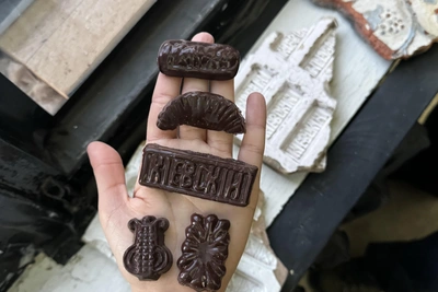 Находка в Петербурге: формы для конфет начала ХХ века