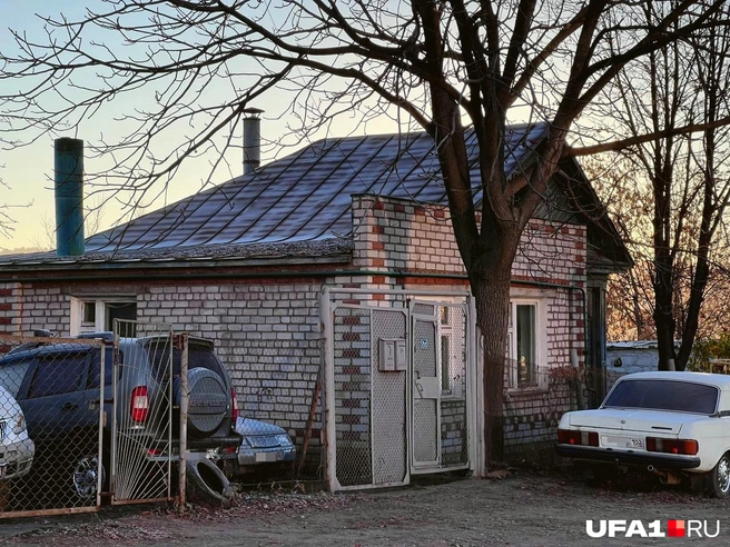Дом пока мешает дороге | Источник: Андрей Бирюков / UFA1.RU