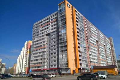 В Тюмени с балкона выпала женщина