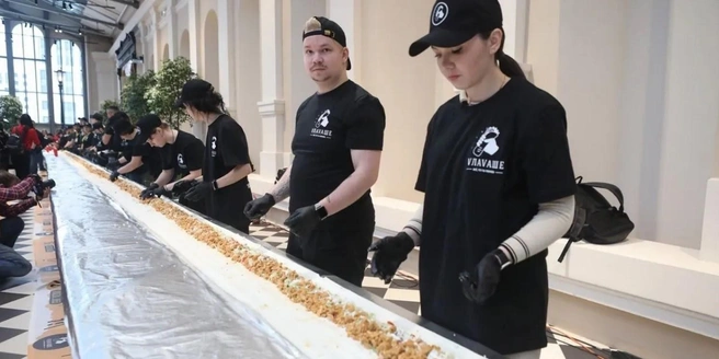 Можно попробовать как классику с куриным филе, овощами и фирменным соусом, так и более оригинальные виды шавермы | Источник: «Vлаvаше»