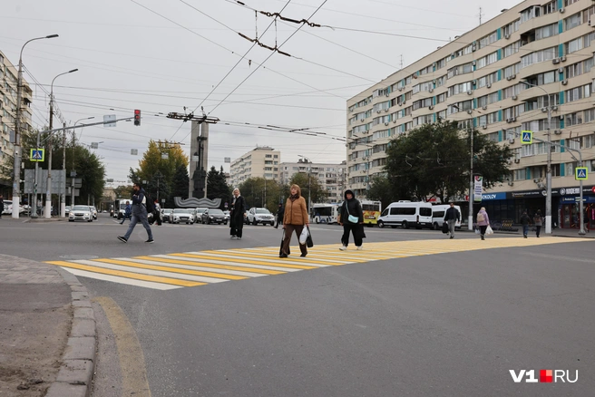 Диагональный переход дал почву для серьезных споров между горожанами | Источник: Алексей Волхонский / V1.RU