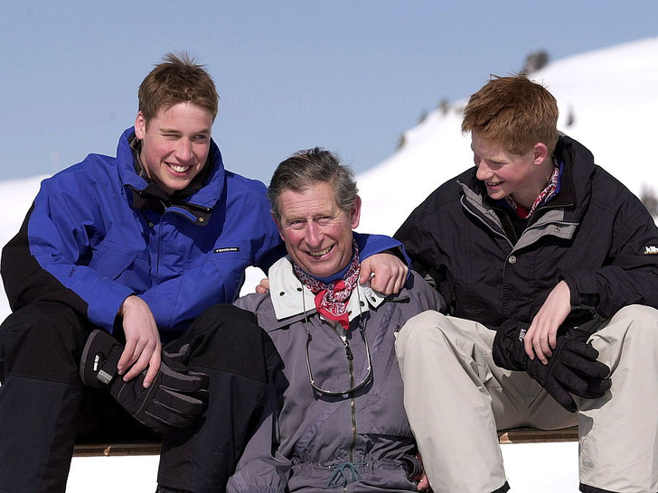 Счастливые годы: самые трогательные фото принца Чарльза с сыновьями