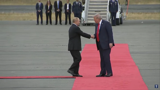 Исторический момент: Трамп и Путин встретились в аэропорту Анкориджа — как это было | Источник: Reuters.com