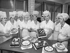 Десерты из прошлого: 7 рецептов, от которых у вас сведет олдскулы