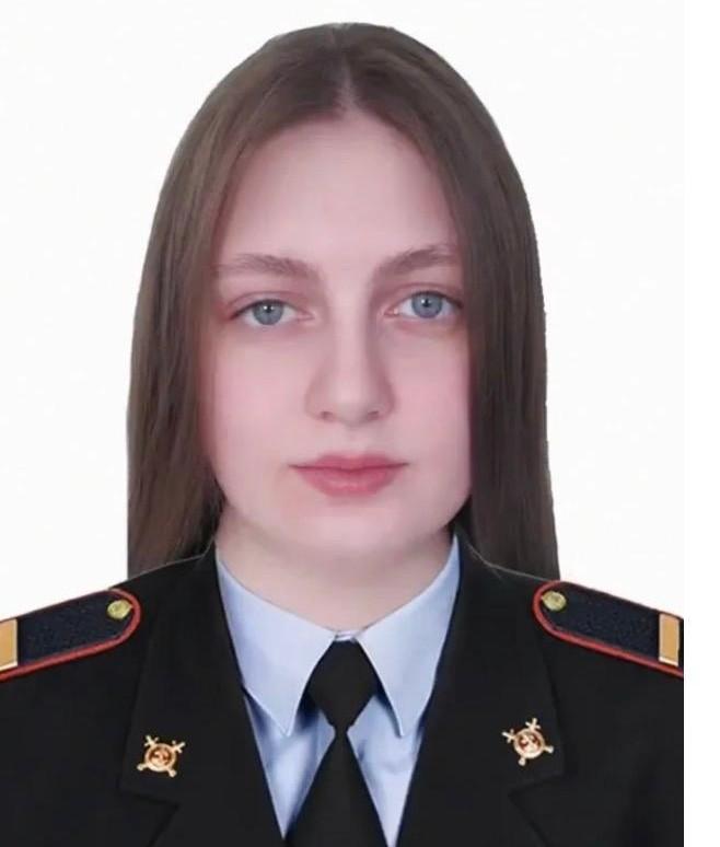«Она будет лежать так всю жизнь». 24-летняя сотрудница полиции из Омска впала в кому после таблетки