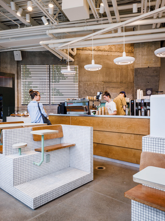 Маленькое дизайнерское кафе Melk в Монреале (фото 11.1)