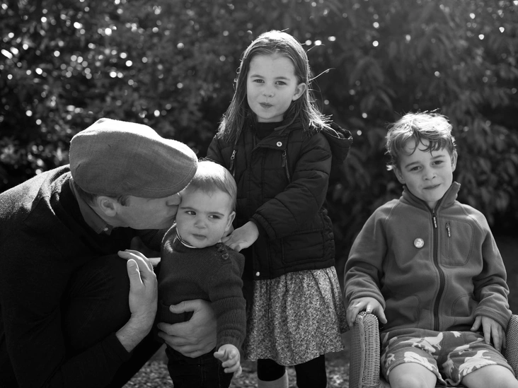 Принц Уильям, принц Луи, принцесса Шарлотта и принц Джордж в Сандрингеме, 25 декабря 2019