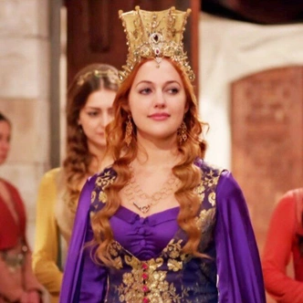 Самые красивые образы Хюррем Султан из сериала «Великолепный век» 👑