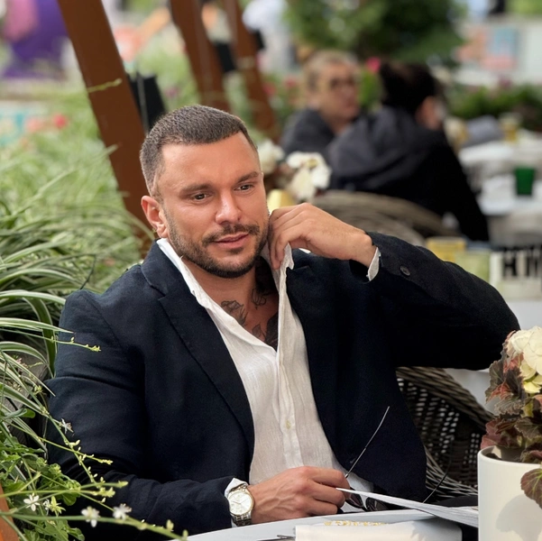 Антон Гусев | www.starhit.ru
