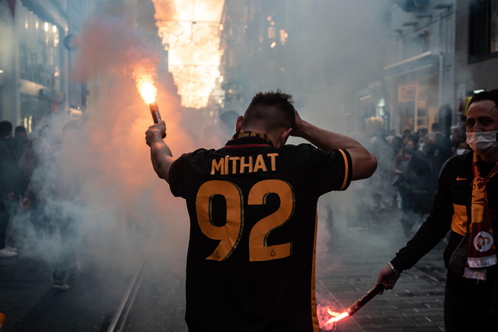 Классовая ненависть, политические разногласия, религия: как возникли 15 самых знаменитых футбольных противостояний в мире